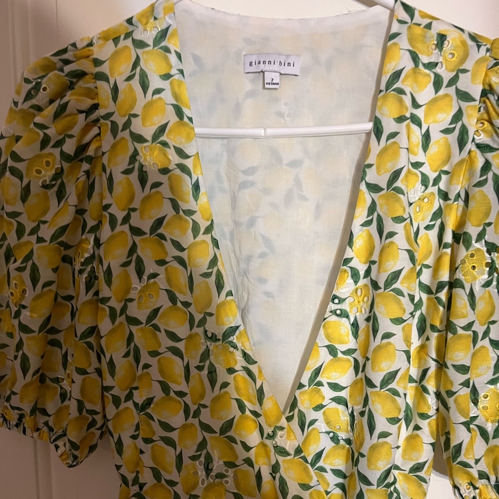 Gianni Bini Yellow Lemon Print Wrap Dress size 2 - Picture 7 of 7